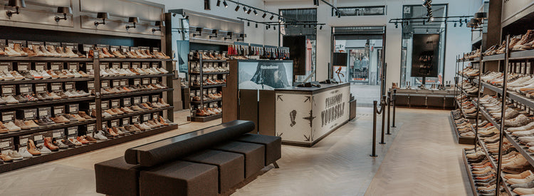Floris van Bommel Batavia Stad Fashion Outlet binnenkant