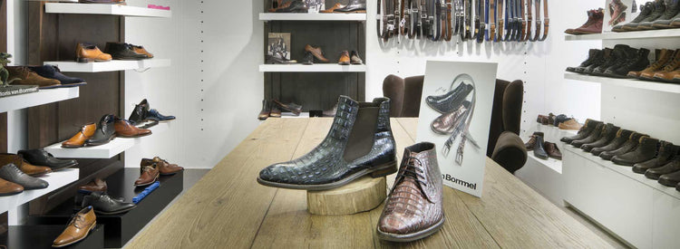 De gouden shoe winkel in Sint Eloois binnenkant