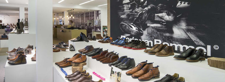De gouden shoe winkel in Sint Eloois binnenkant