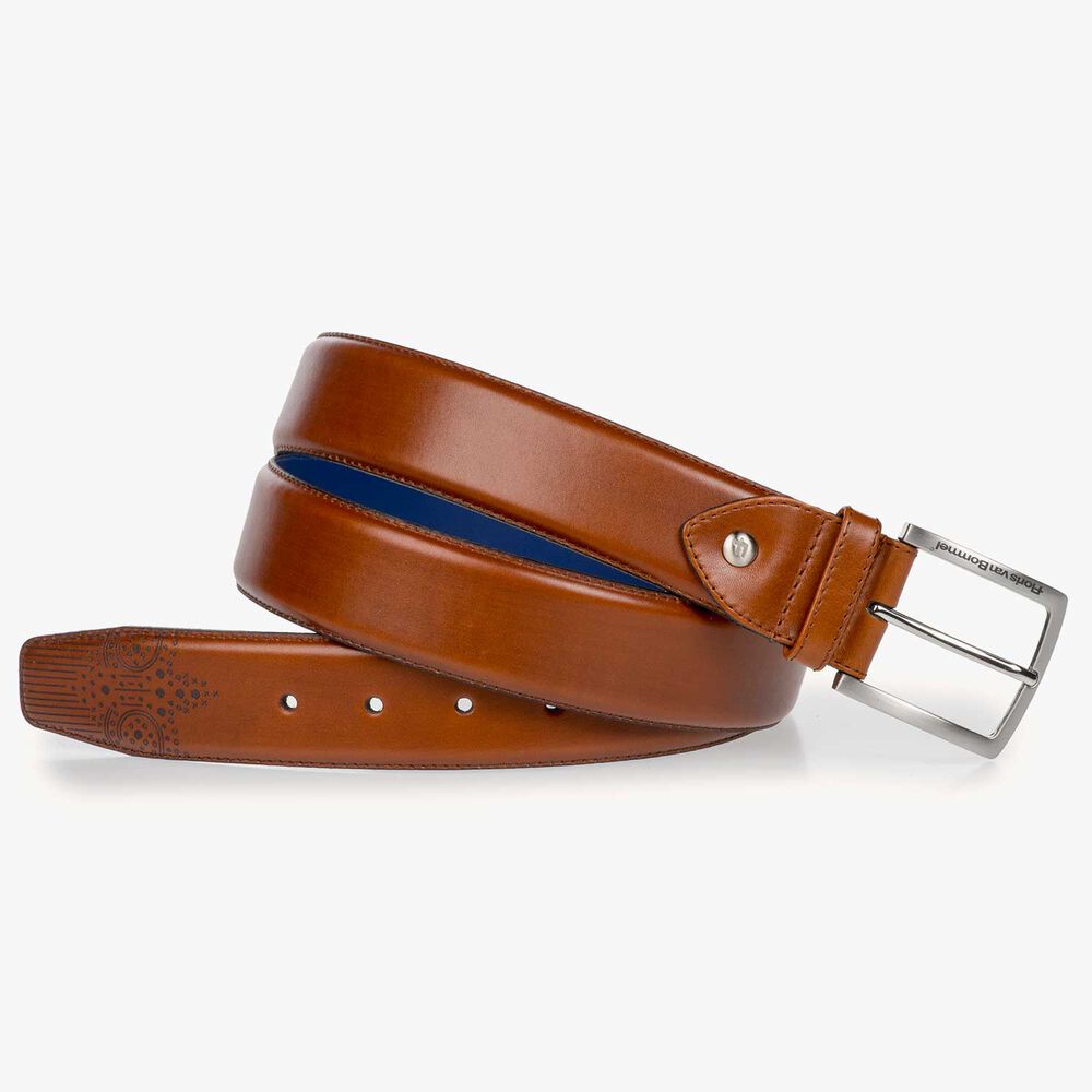 Cognac-coloured belt with brogue details