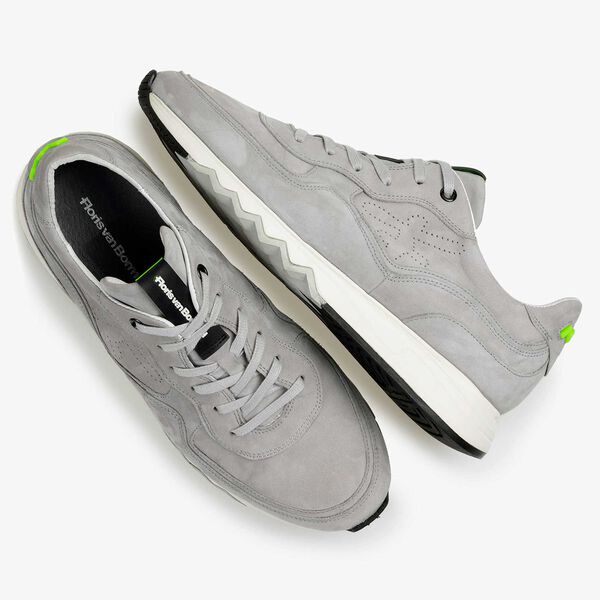 Leather sneaker with running shoe sole
