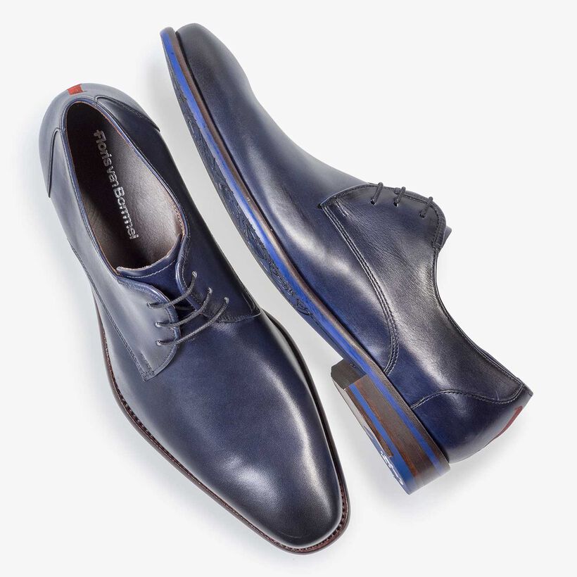 Dark blue calf leather lace shoe