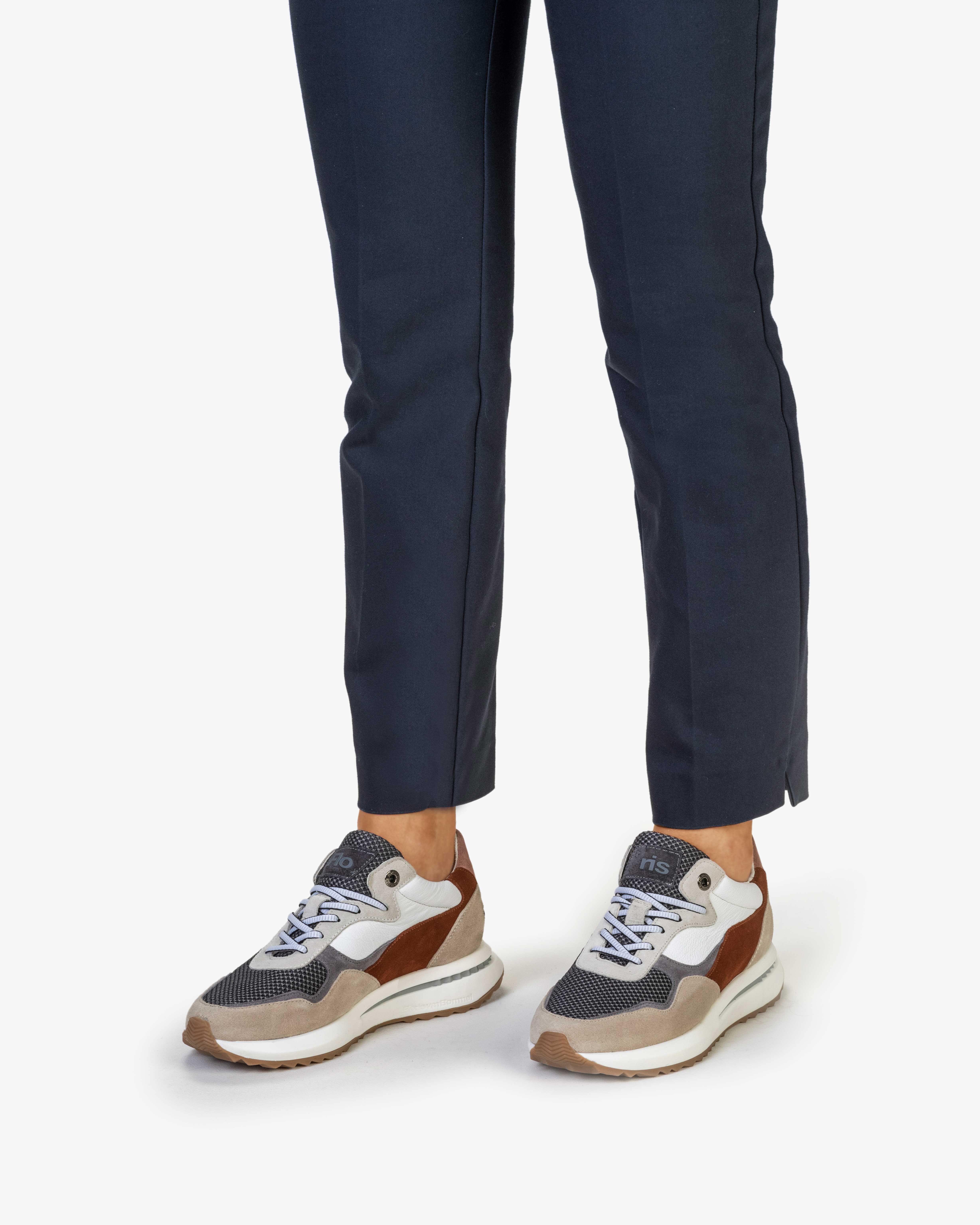 Nineti suede beige 85334/13 | Floris van Bommel Women®