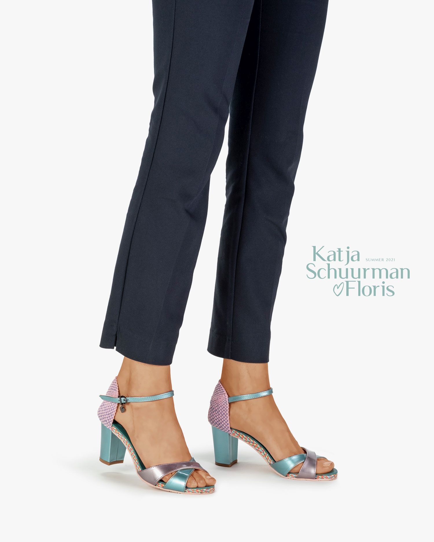 Sandal patent leather light blue | Floris van Bommel Women®