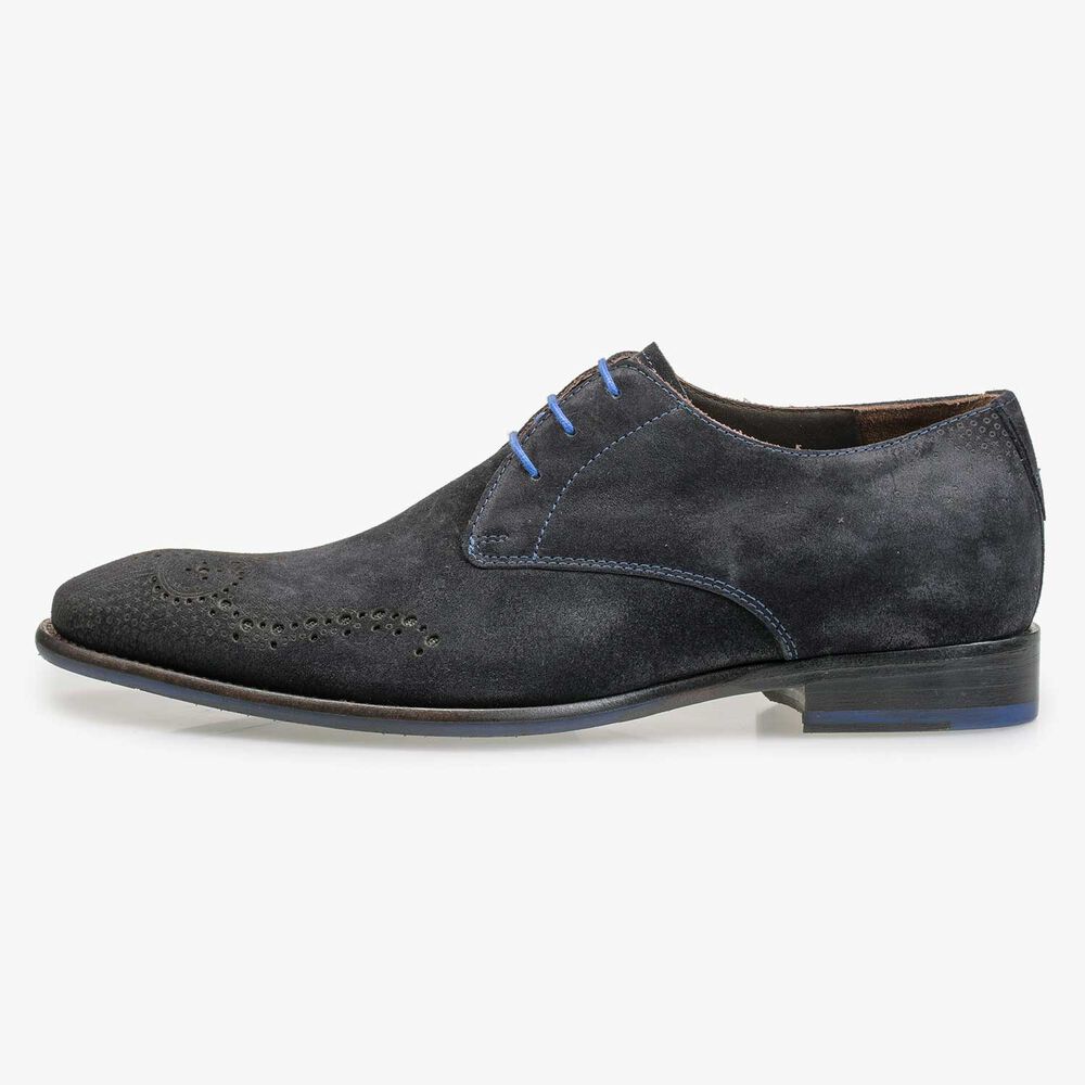 Blauer Wildleder-Schuh mit Brogue-Lochmuster