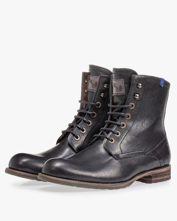 Gefütterter Schnürstiefel schwarz