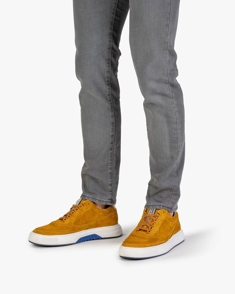 Sneaker yellow suede leather