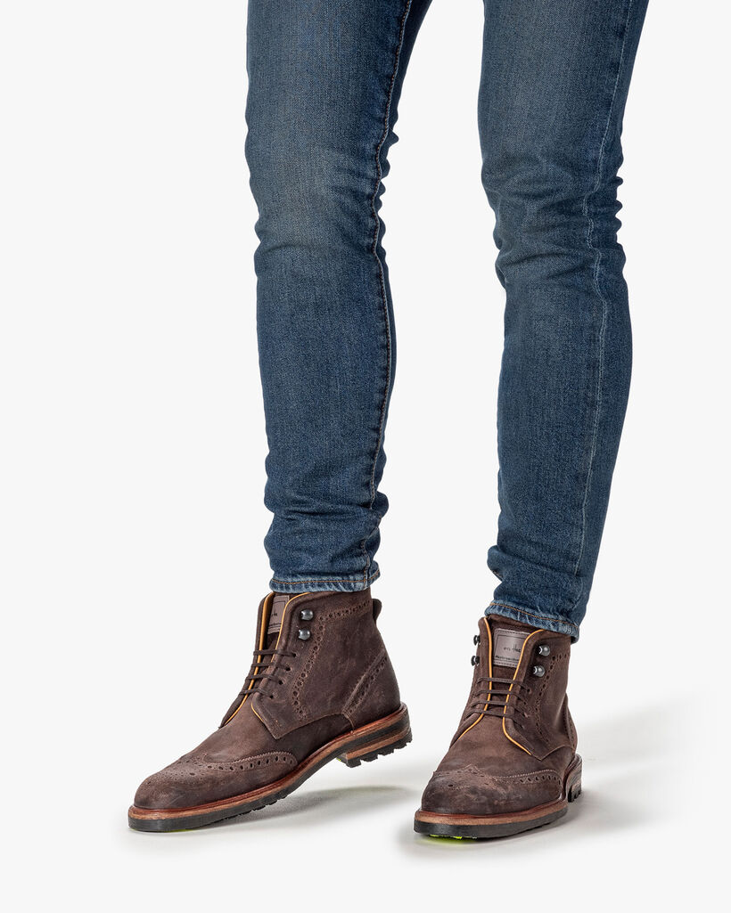 Lace boot suede dark brown