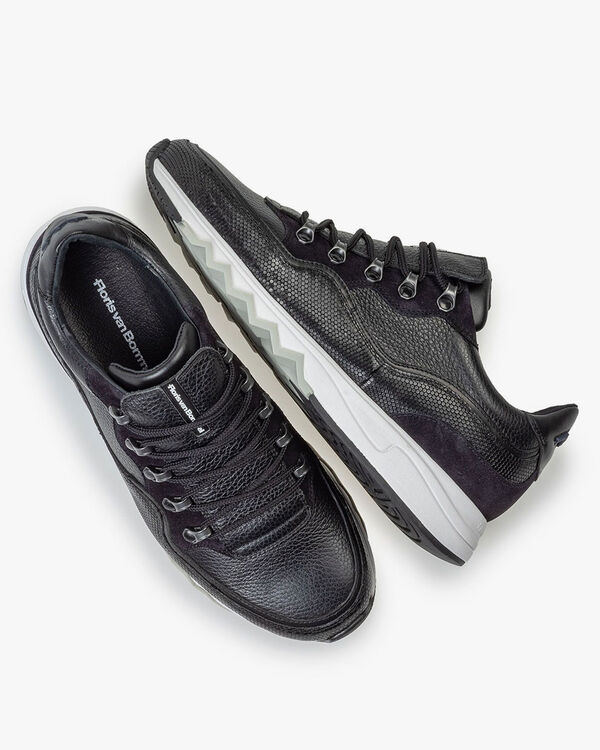 Sneaker leather black