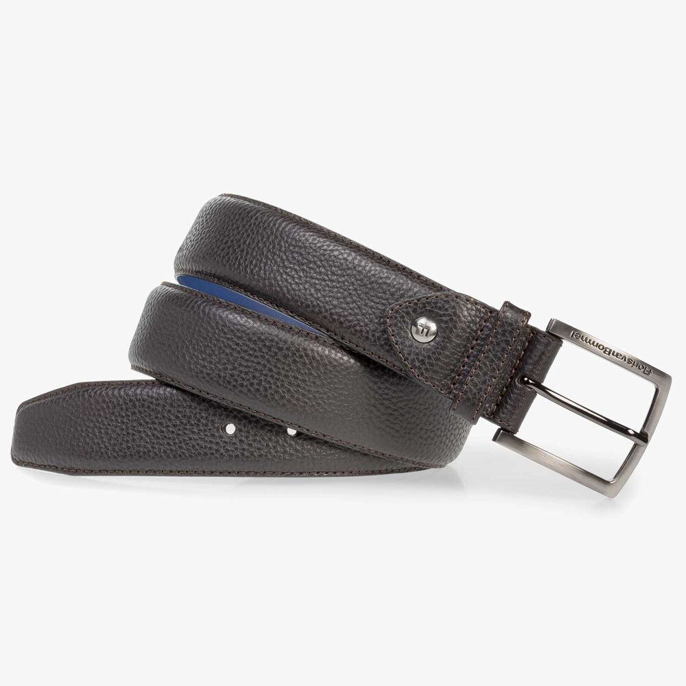 Black leather belt with structure