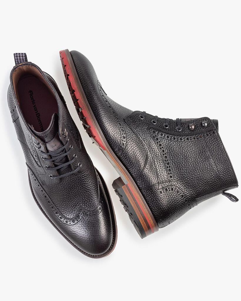 Leather brogue lace boot black