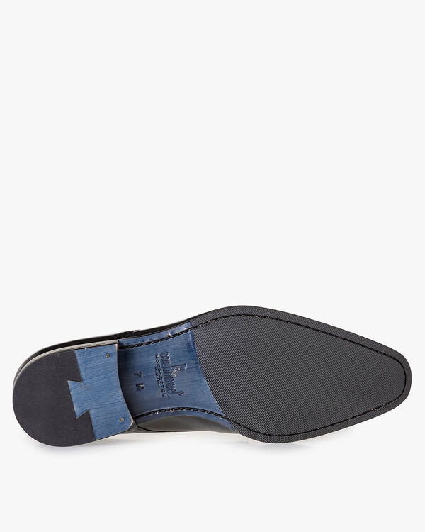 Schwarzer Kalbsleder-Schnürschuh