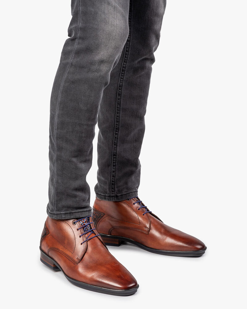 Lace boot calf leather cognac
