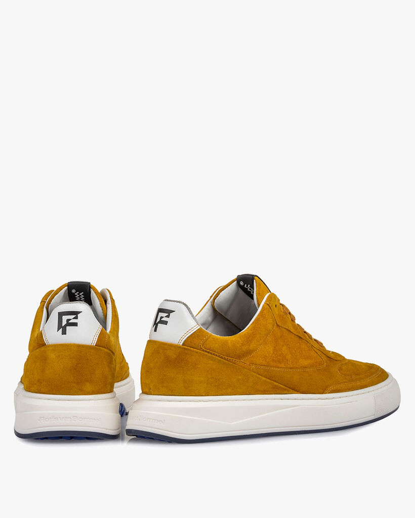 Sneaker yellow suede leather