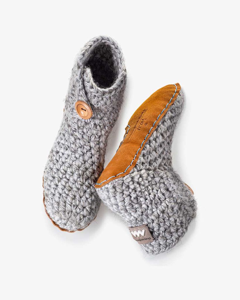 Kingdom of Wow home slippers grey