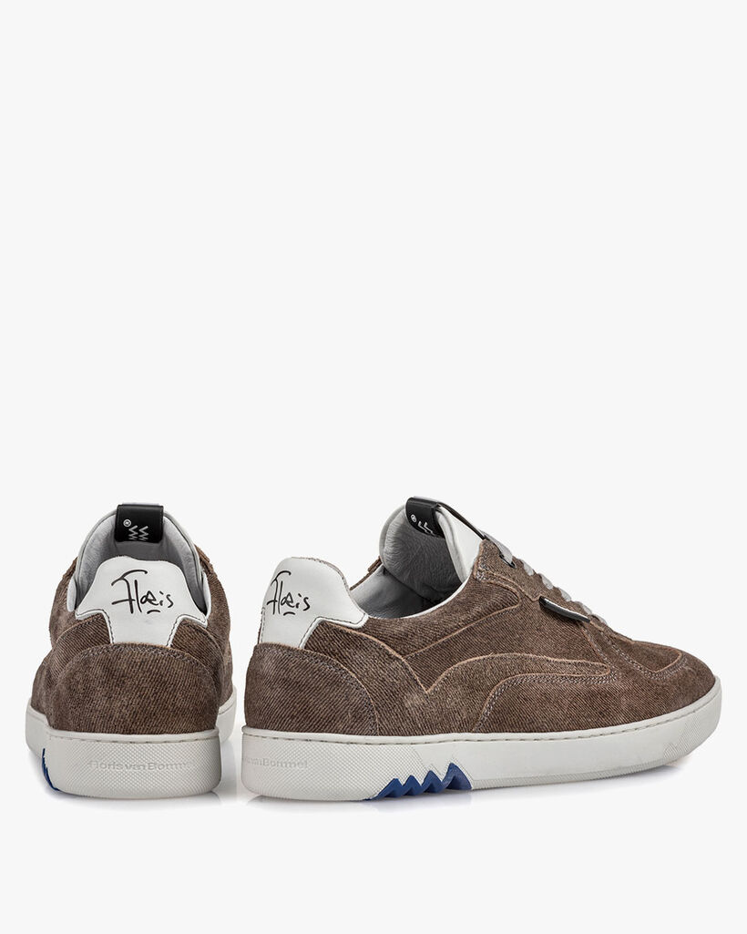 Sneaker sand-coloured suede leather