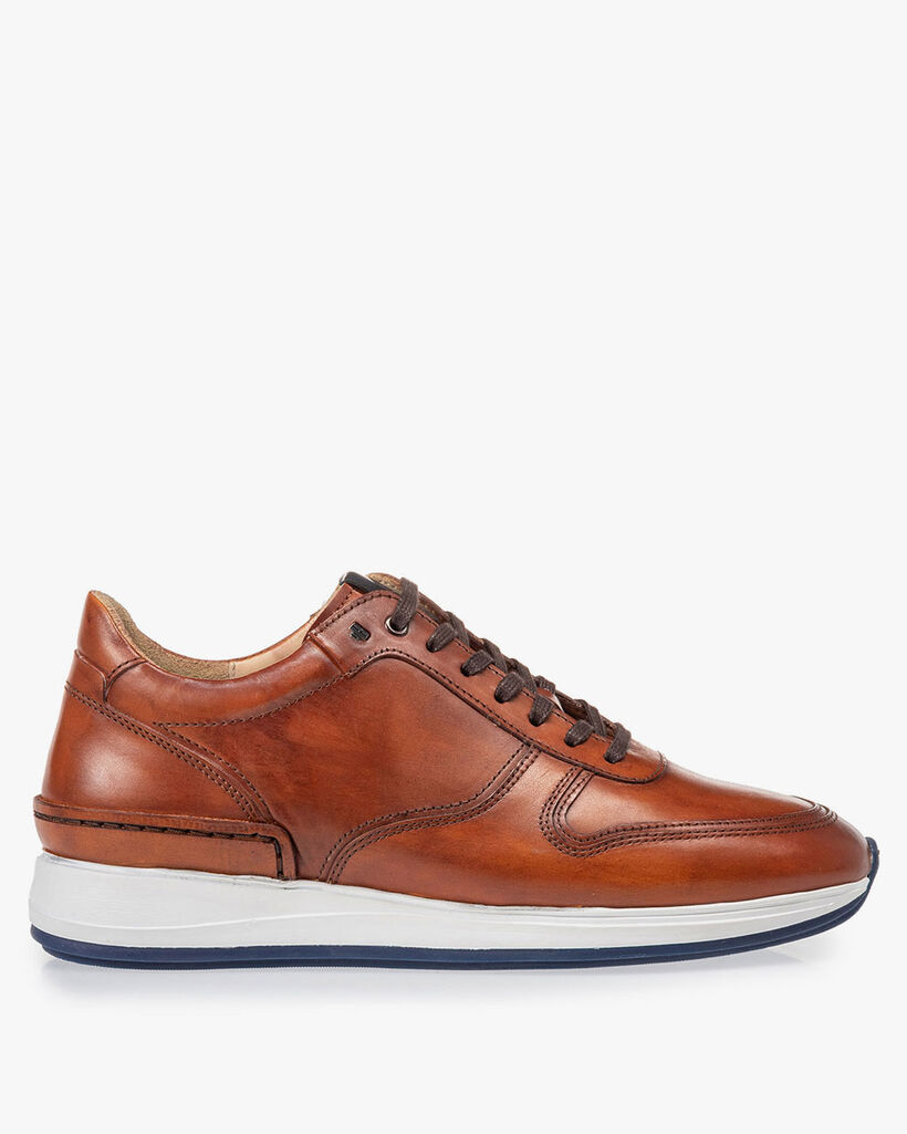 Sneaker calf leather cognac