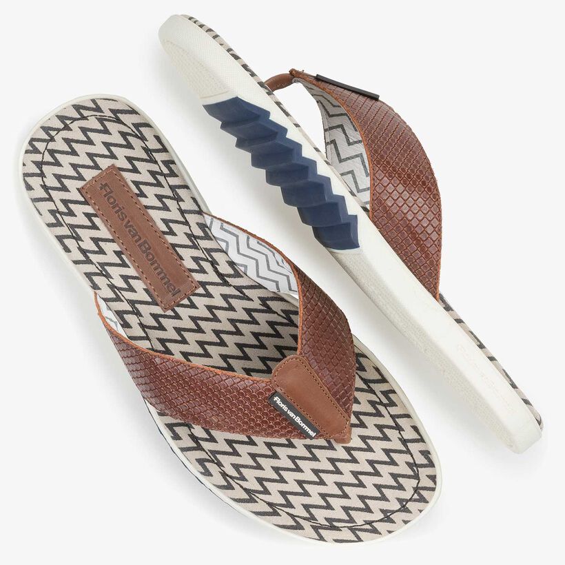 Cognacfarbener gemusterter Leder-Zehenslipper