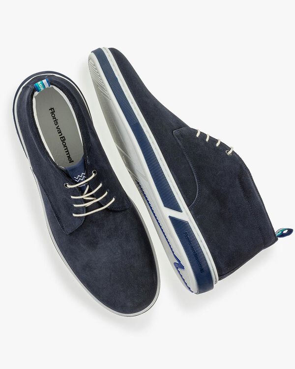 Dunkelblauer Wildleder-Schnürstiefel