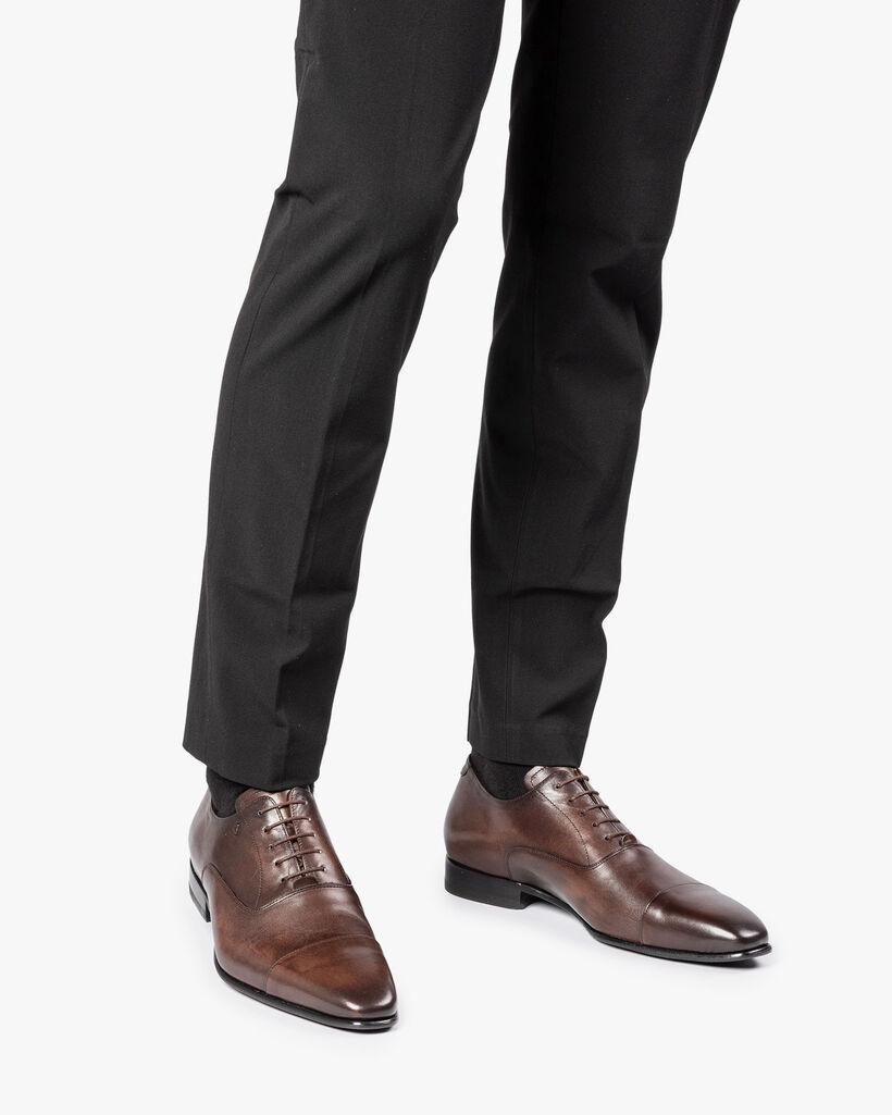 Dunkelbrauner Schn&uuml;rschuh