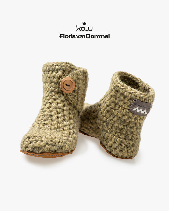 Kingdom of Wow Hausschuhe gr&uuml;n