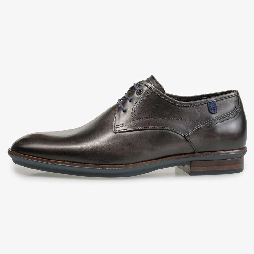 Dark brown calf’s leather lace shoe