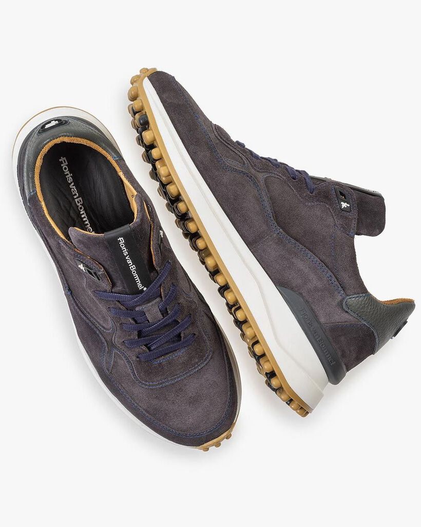 Dark grey suede leather sneaker