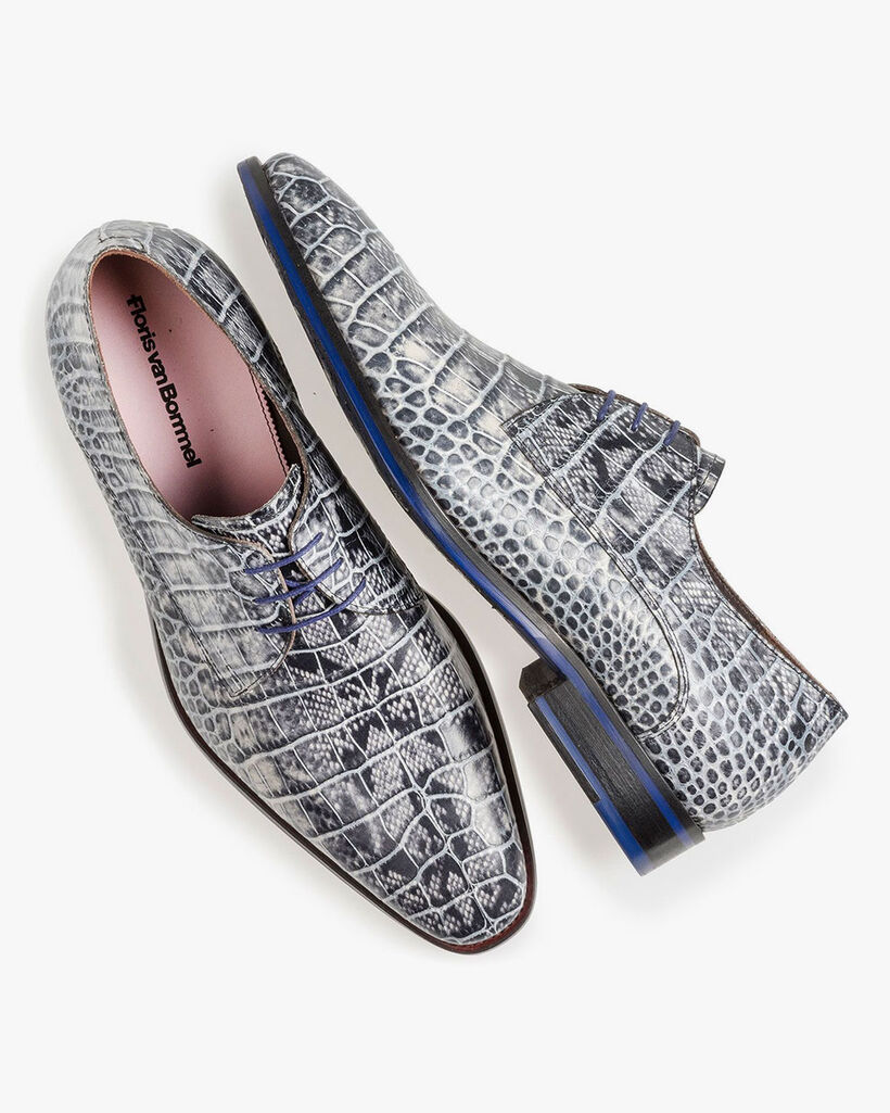 Grey lace shoe with croco print