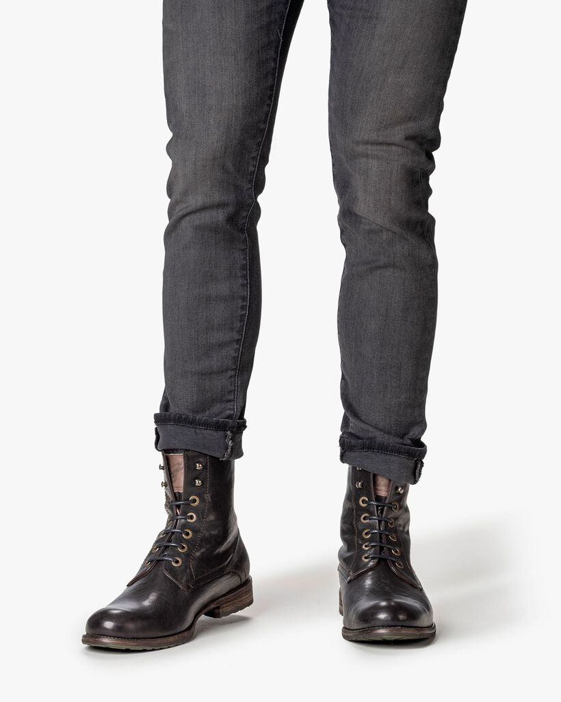 Gefütterter Schnürstiefel schwarz