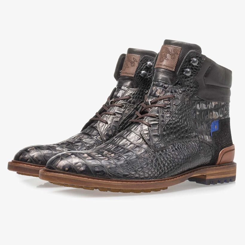 Leather lace boot with print