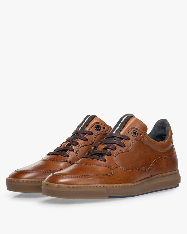 Sneaker calf leather cognac