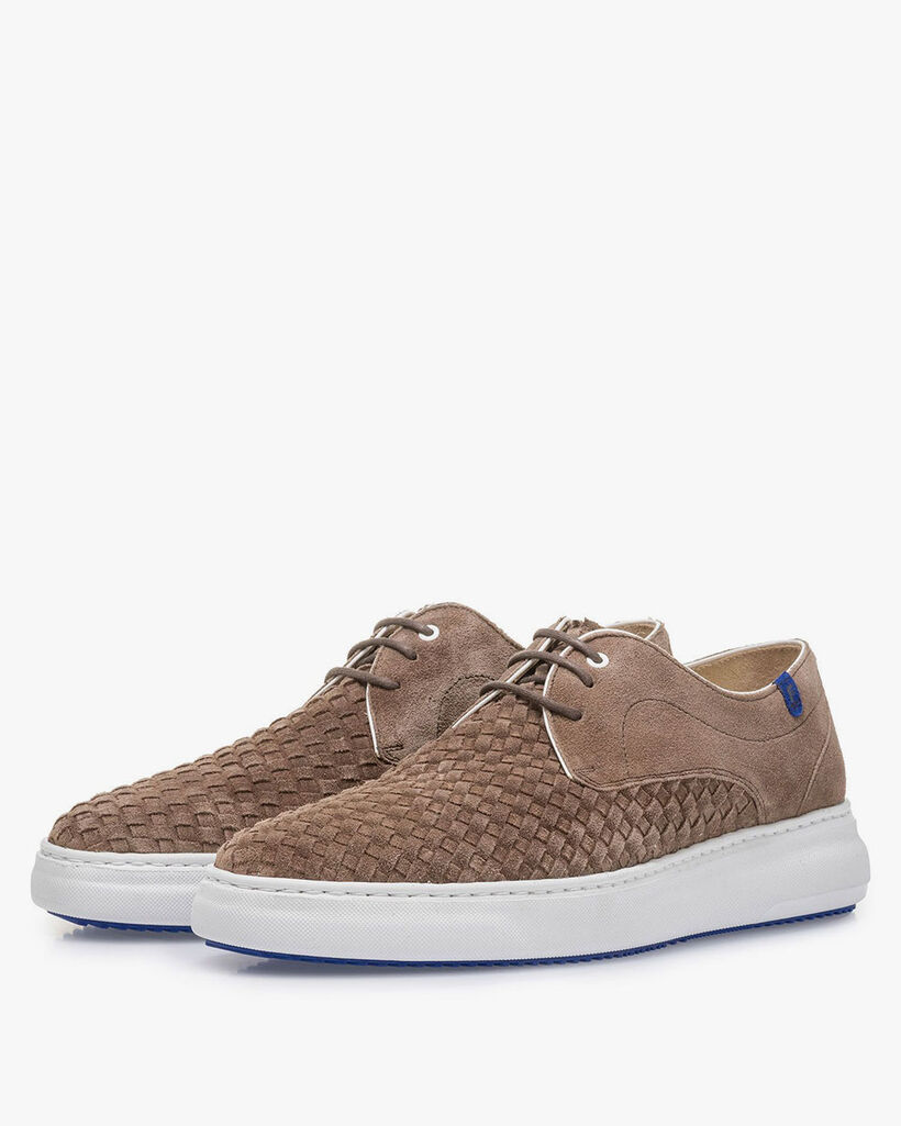 Taupe-coloured lace shoe with braided suede leather
