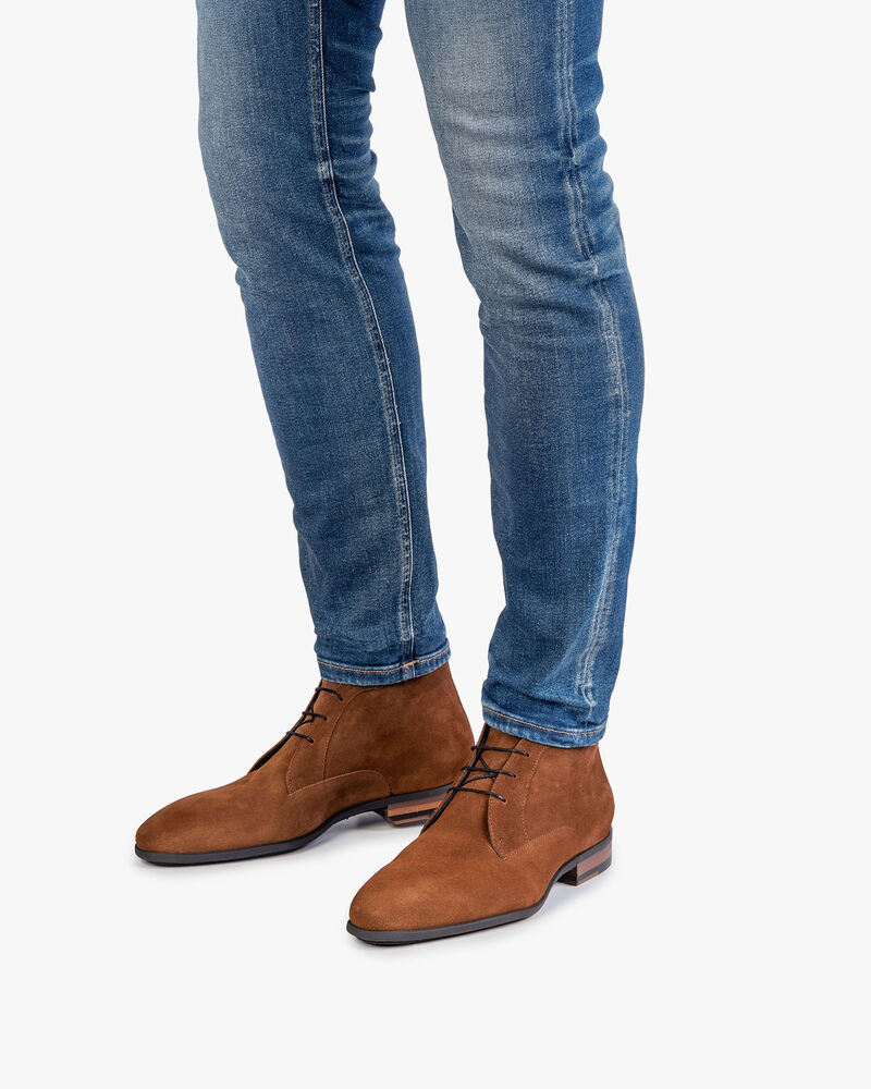 Mittelbrauner Wildleder-Schnürschuh