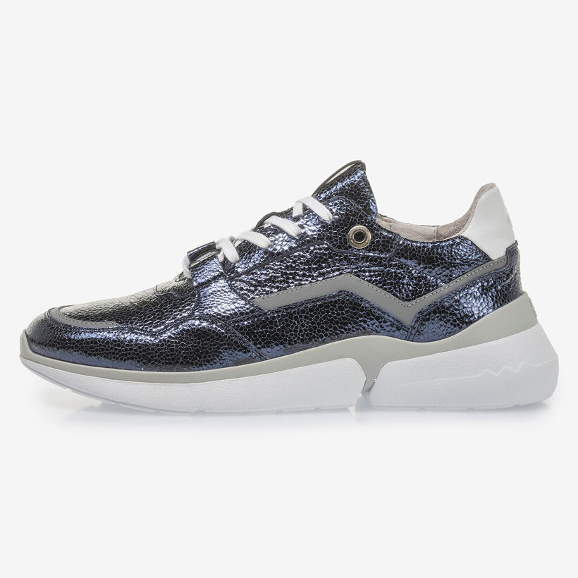 Dark blue leather sneaker with metallic print
