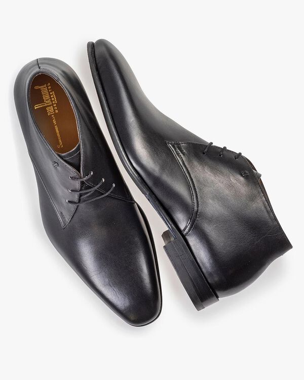 Schwarzer Kalbsleder-Schnürschuh