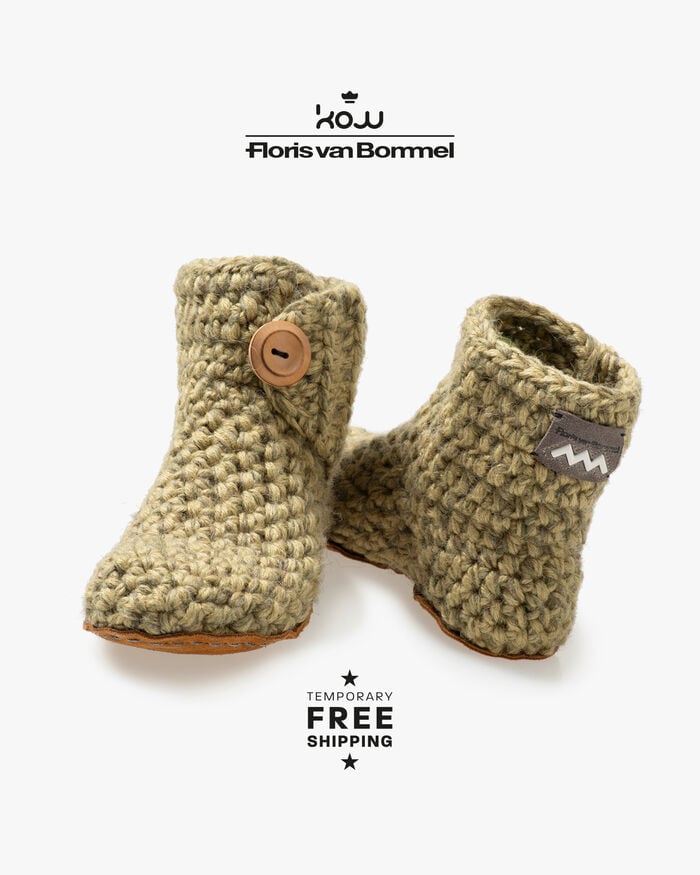 Kingdom of Wow home slippers green