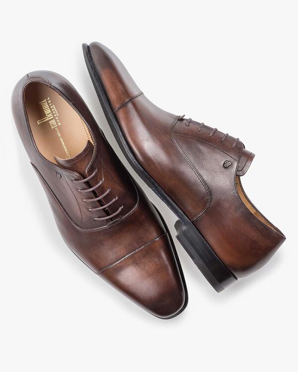 Dunkelbrauner Schn&uuml;rschuh