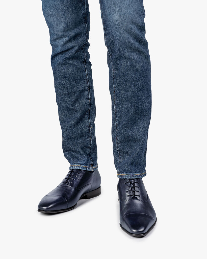 Dunkelblauer Kalbsleder-Schnürschuh