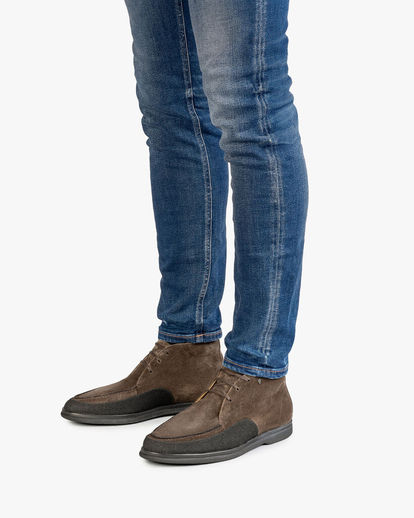 Halbhoher Wildleder Schnürstiefel