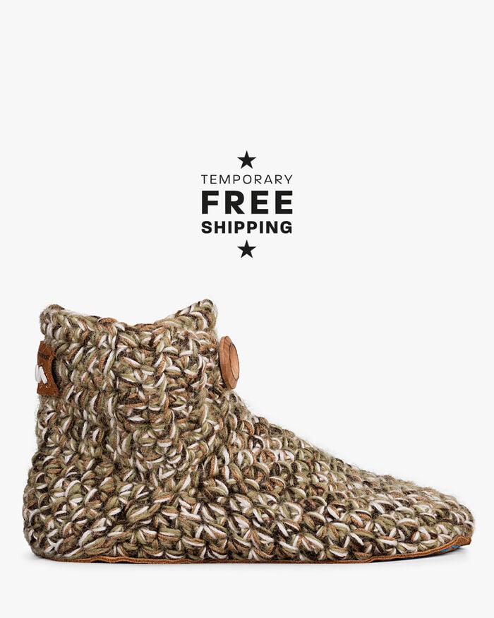 Kingdom of Wow home slippers light brown