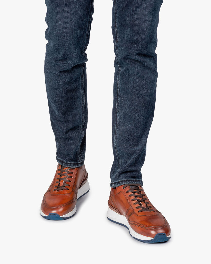 Sneaker calf leather cognac