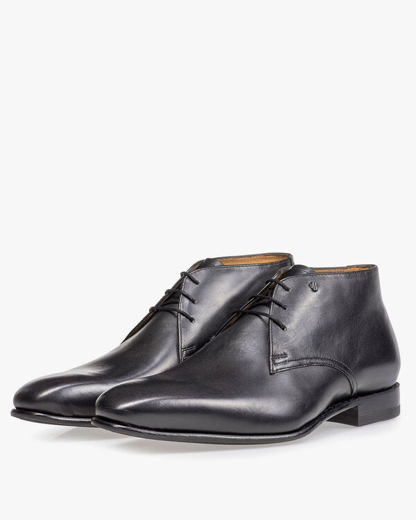 Schwarzer Kalbsleder-Schnürschuh