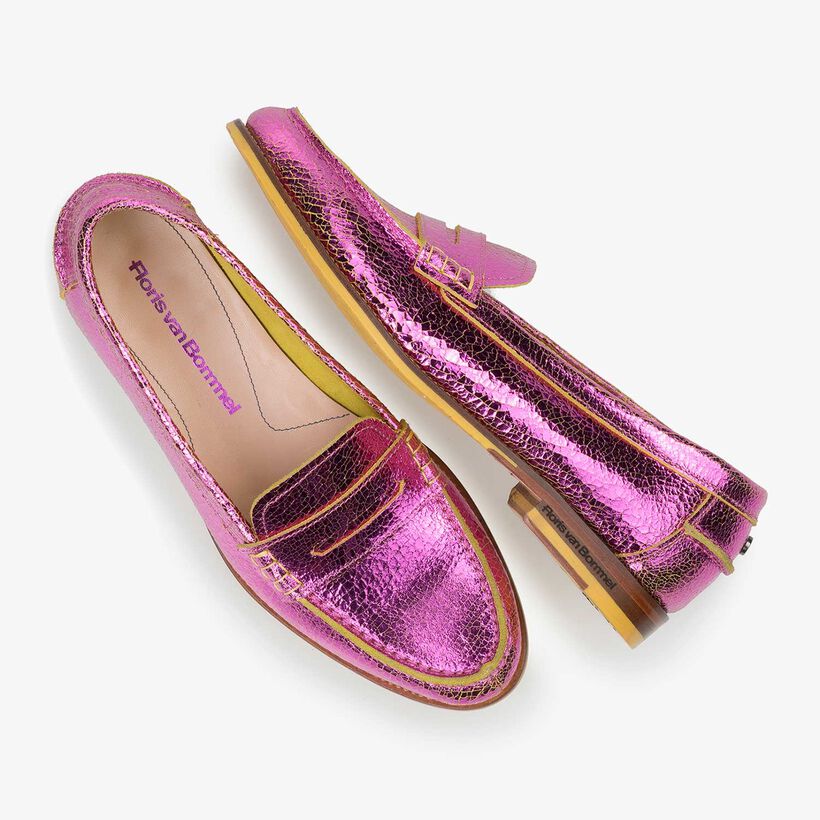 Pink metallic leather loafer with craquelé effect