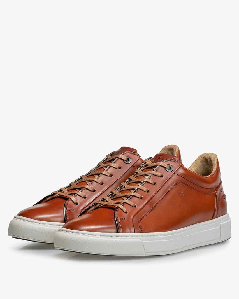 Sneaker calf leather cognac