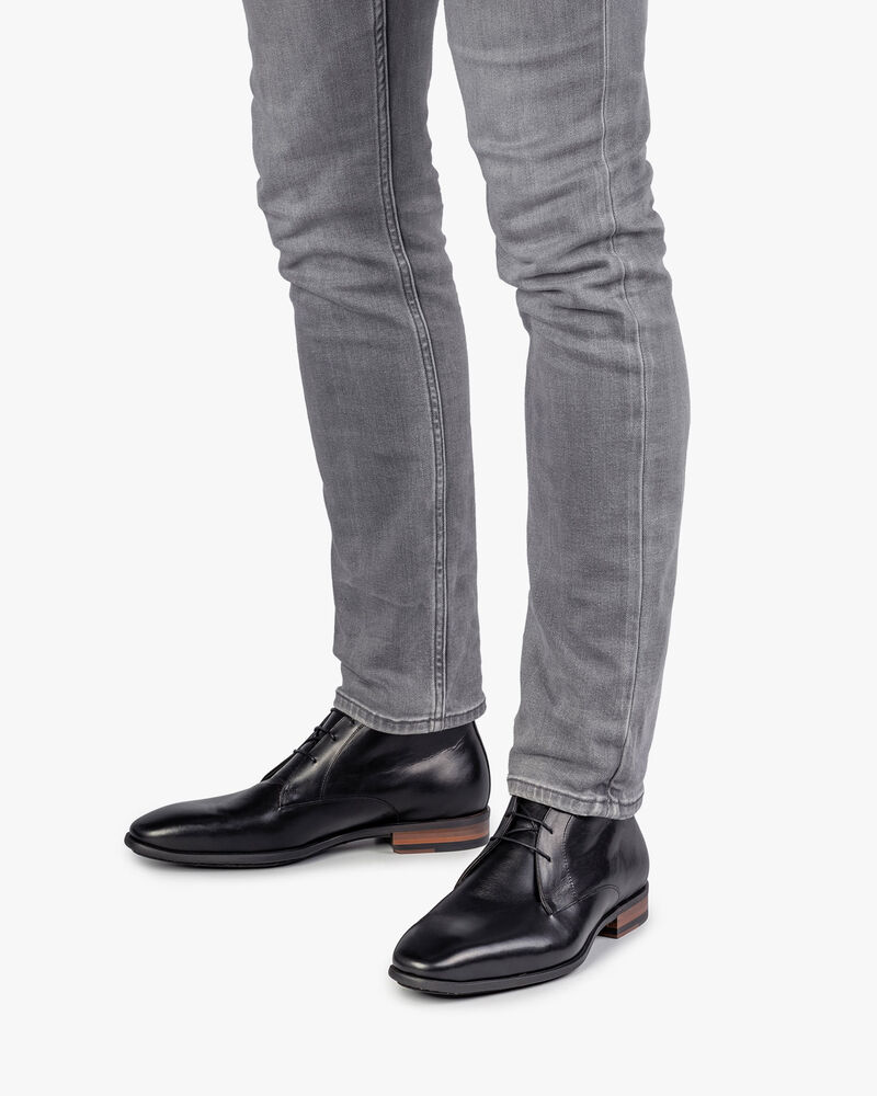 Schwarzer Schnürschuh