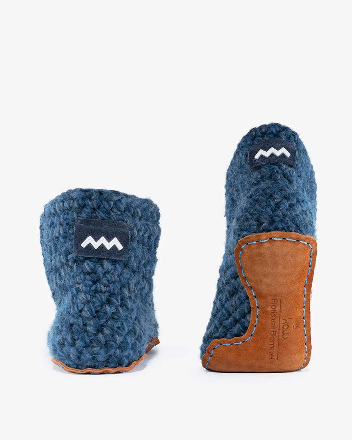 Kingdom of Wow home slippers blue