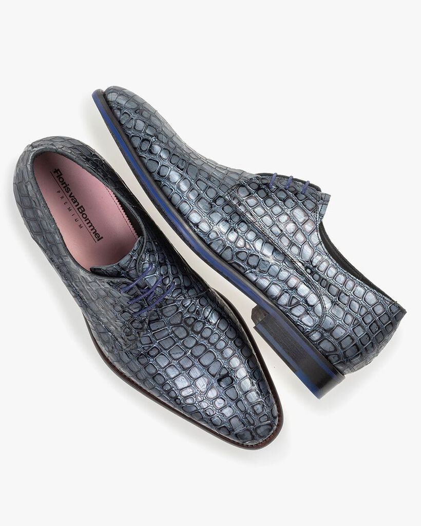 Lace shoe metallic blue