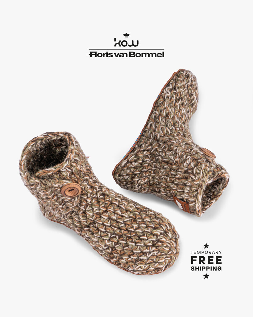 Kingdom of Wow Hausschuhe hellbraun