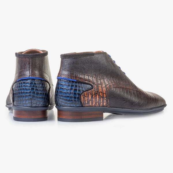 Cognac-coloured calf leather lace shoe with lizard print