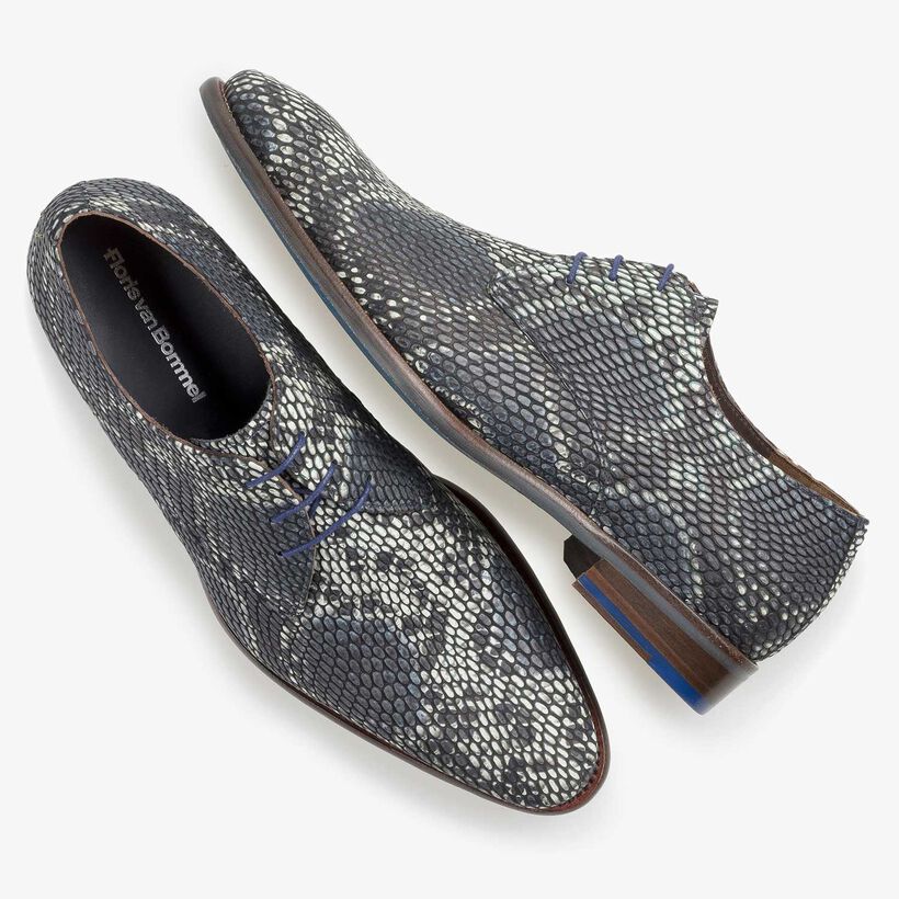 Grauer Kalbsleder-Schnürschuh mit Schlangenprint